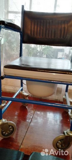 Коляска санитарная