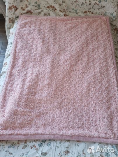 Продаётся детское одеяло б/у. Размер 78 на 97 см