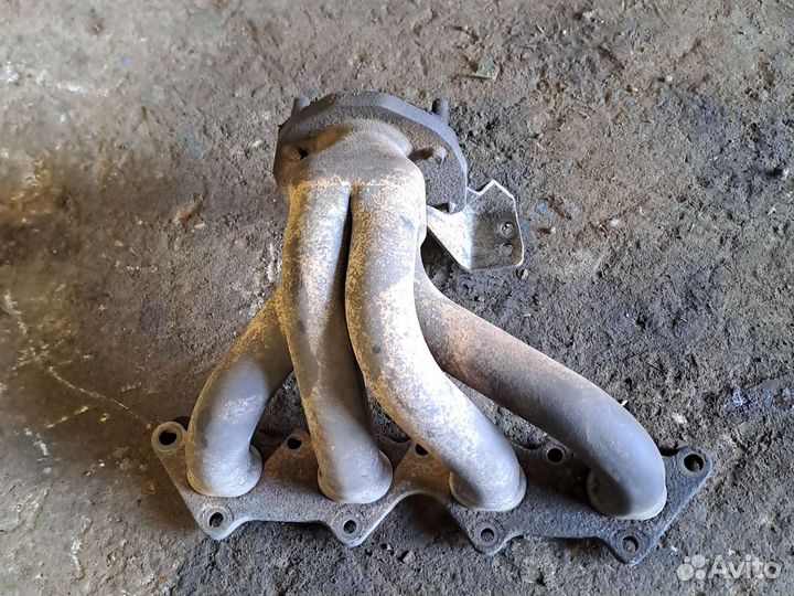 Коллектор выпускной Mitsubishi Carisma