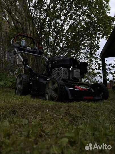 Покос травы триммером, газонокосилкой