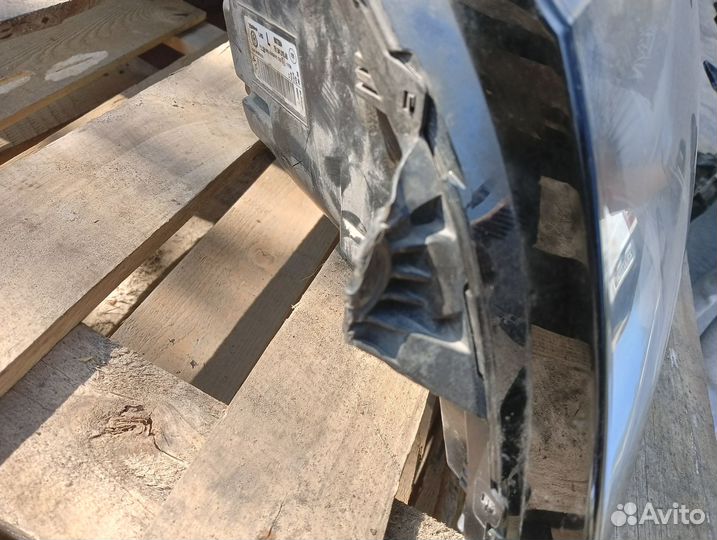 Фара передняя левая Volkswagen Transporter T6