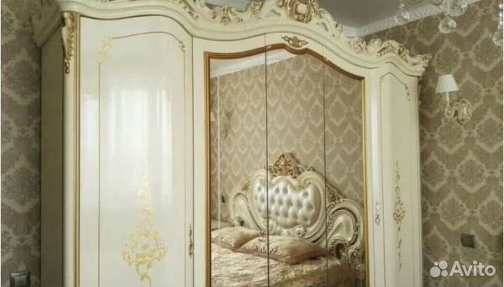 Продается спальный гарнитур 