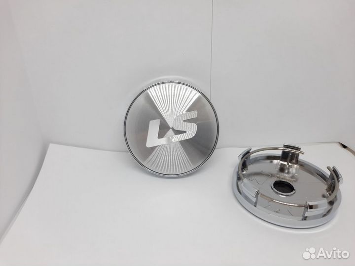 Оригинальный колпачок для дисков LS