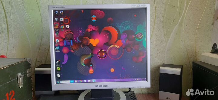 Монитор Samsung 710N для компьютера