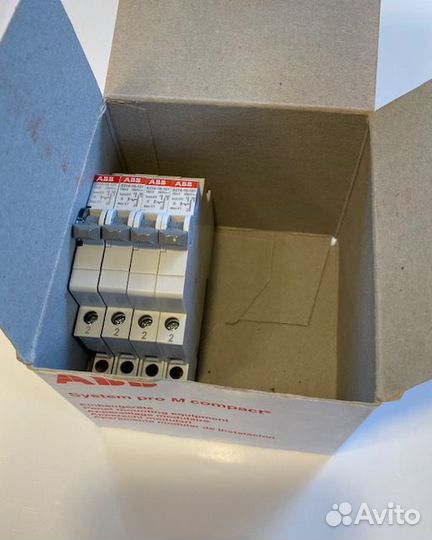 Модульные выключатели и лампы ABB