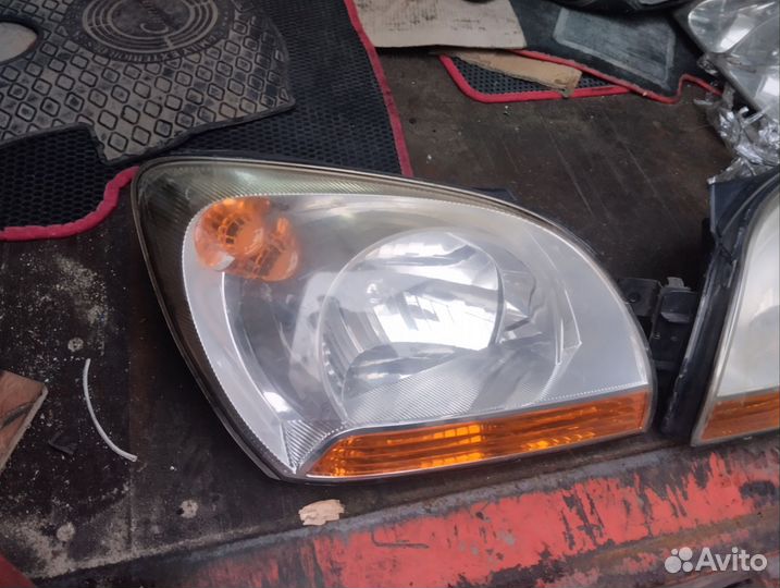 Фары передние Киа спортейдж 2