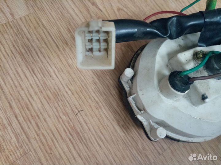 Стеклоподъёмник с блоком Nissan