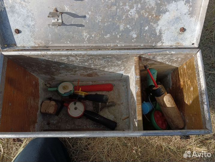 Зимний рыболовный ящик