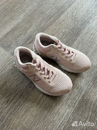 New Balance Кроссовки