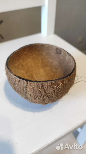 Кокосовая скорлупа края обраб., дырочки закрыты