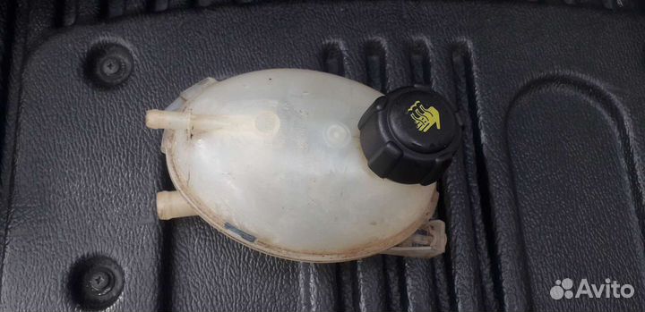 Расширительный бачок Renault Duster/Kaptur