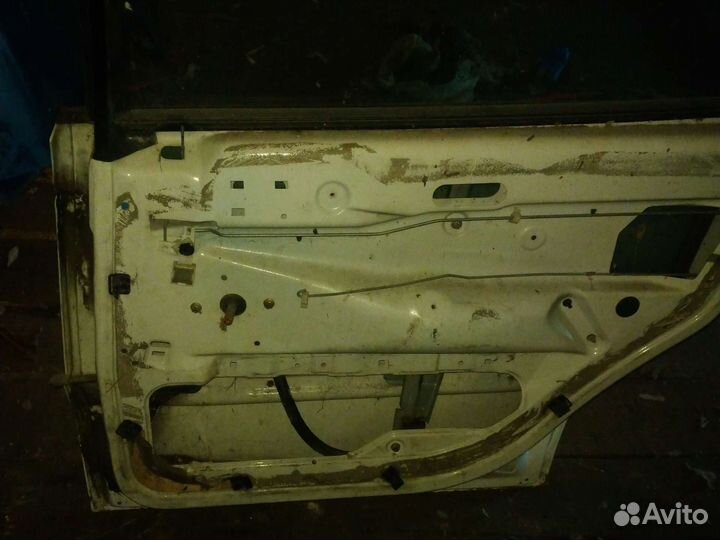 Дверь задняя правая volkswagen b3