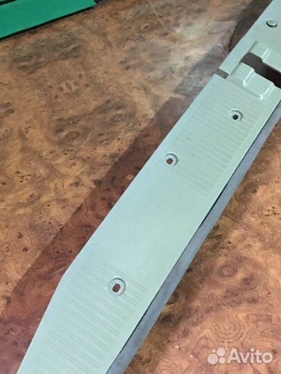 Накладка замка багажника Mercedes W124