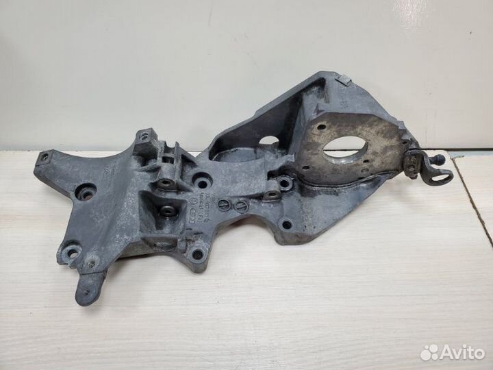 Кронштейн двигателя Audi Q3 8U 2013