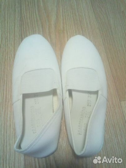 Чешки новые белые 37 р