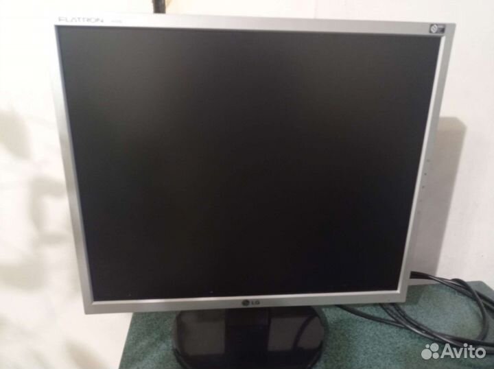 Монитор LG flatron L1933s