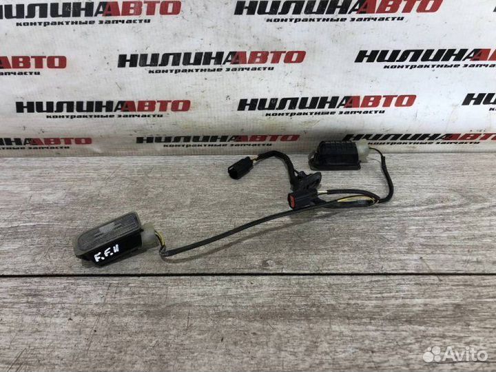 Фонарь подсветки номера Ford Focus 2 хэтчбек 1.6