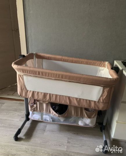 Детская кроватка приставная с маятником