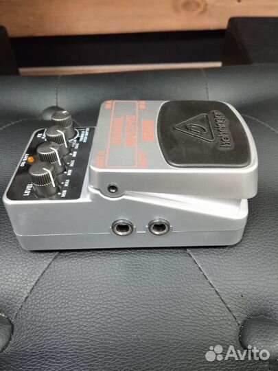 Педаль Behringer FX600(хорус,фленжер,фейзер) новая