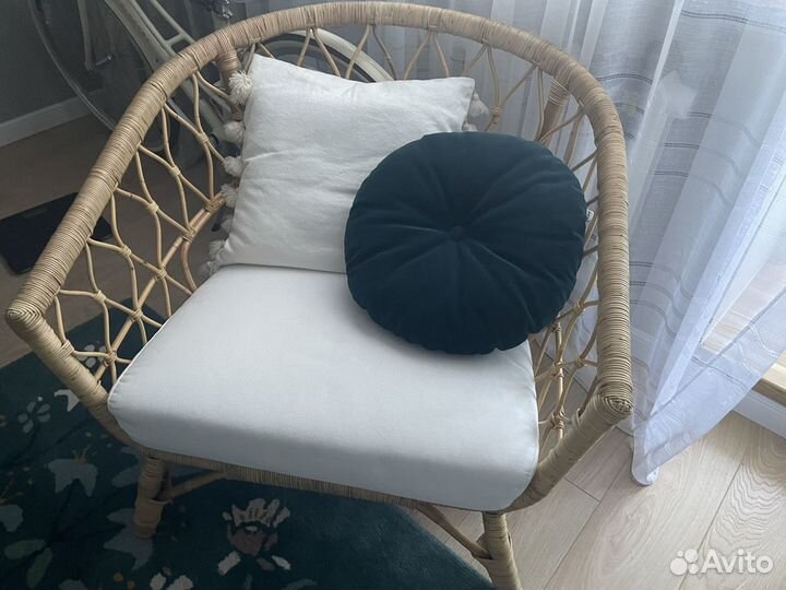 Круглая велюровая подушка divan.ru