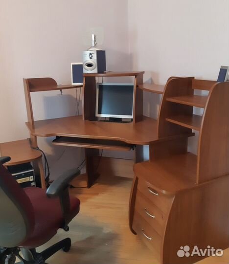 Компьютерный стол