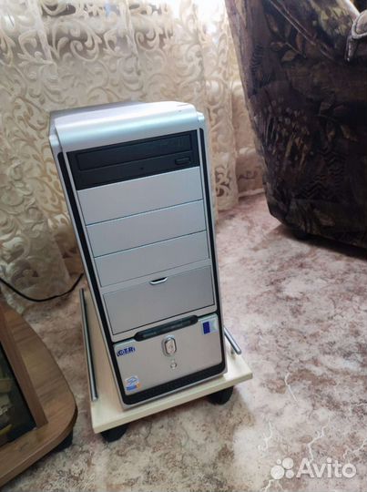 Офисный компьютер