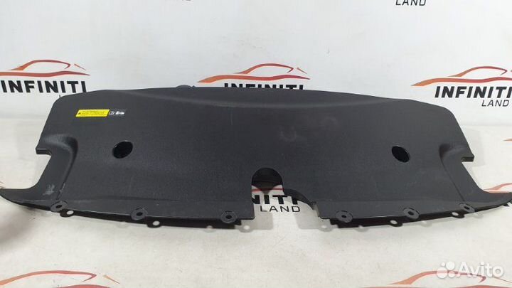 Воздуховод центральный над радиаторами Infiniti