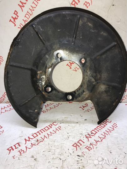 Пыльник тормозного диска передний правый Volvo V70