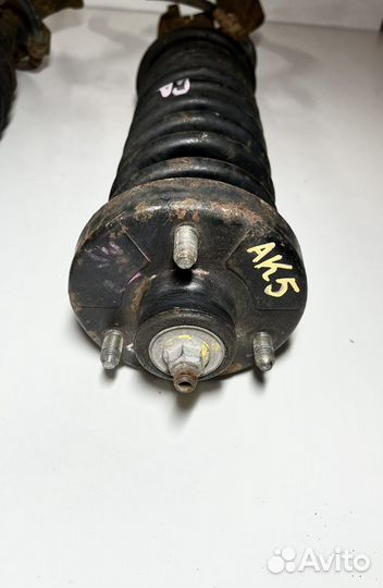 Стойка передняя Honda Accord 5