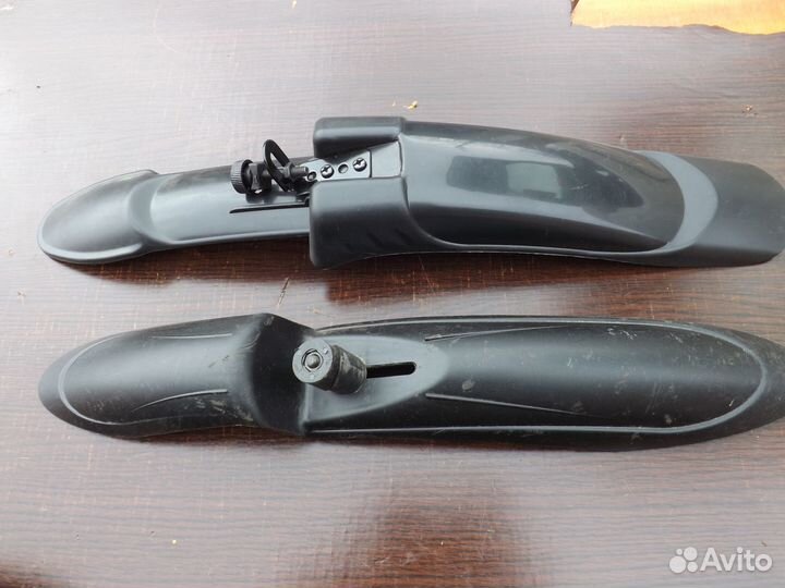 Крылья для велосипеда 28 радиус пластиковые перед