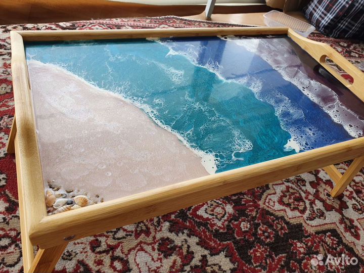 Поднос на ножках