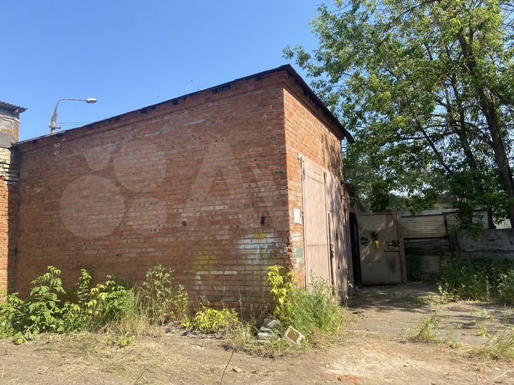 Гараж, > 30 м²