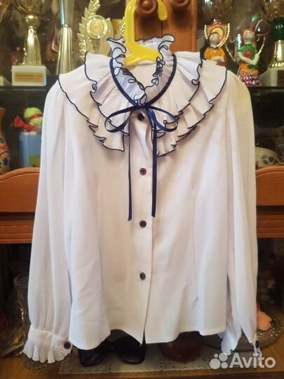Блузка белая школьная-кофта для девочки р.128-134