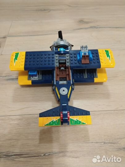 Самолет Lego Hidden side
