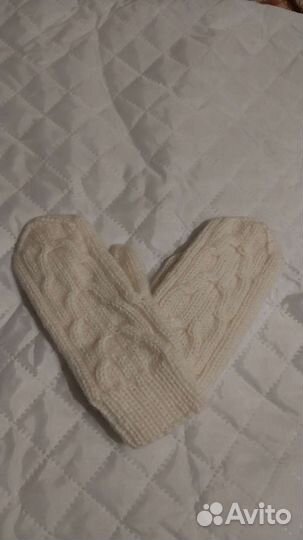 Шапка женская вязаная из пряжи ангоры кролик