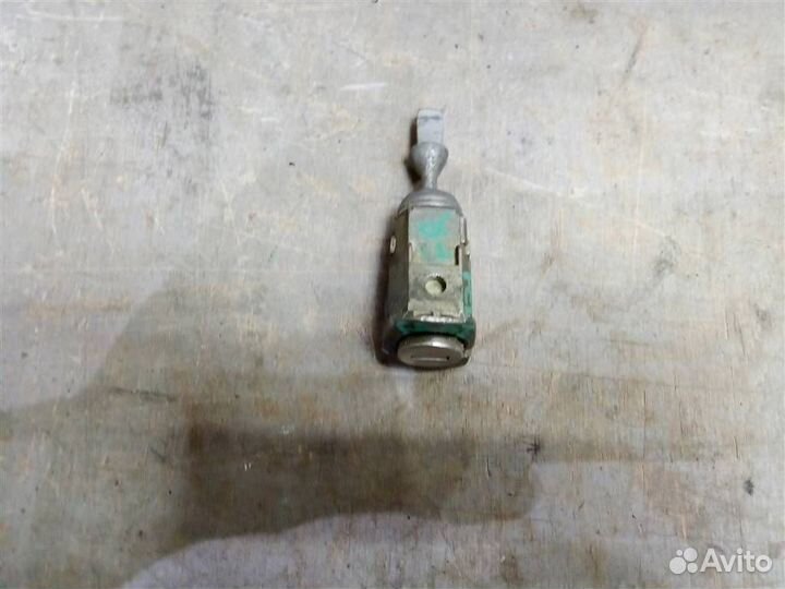 Личинка замка двери от Skoda Fabia 1999-2006