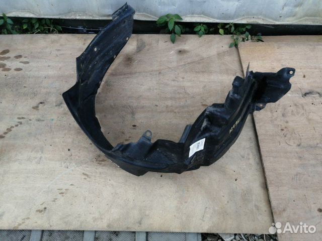 Подкрылок передний правый Toyota Passo KGC10