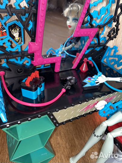 Туалетный столик Френки Штейн Монстер Хай