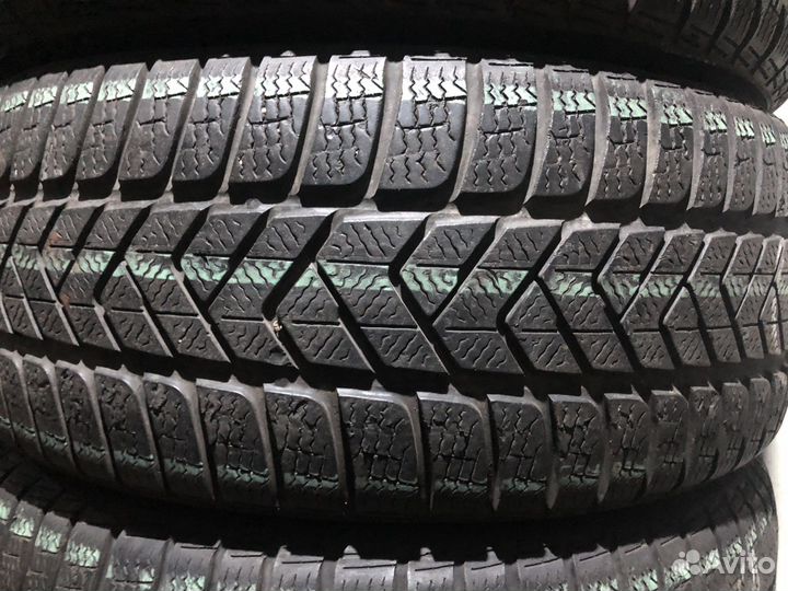 Pirelli Winter Sottozero 3 245/45 R19 102V
