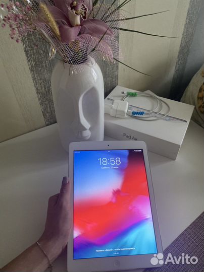 iPad Air 32gb Wi-Fi + SIM+Retina+ориг шнур,блок