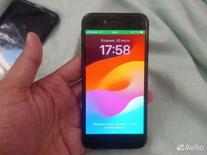 iPhone SE (2020), 64 ГБ