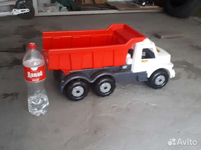 Машинка и экскаватор