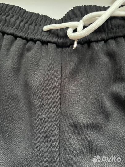 Шорты черные с карманами