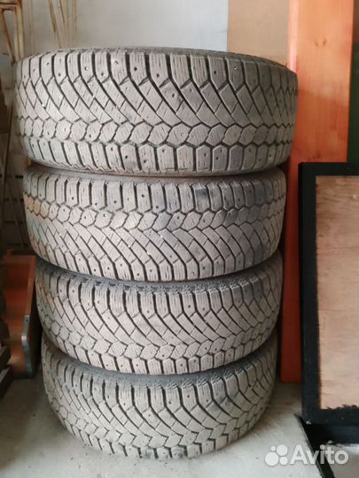 Gislaved Nord Frost 200 SUV 225/60 R17