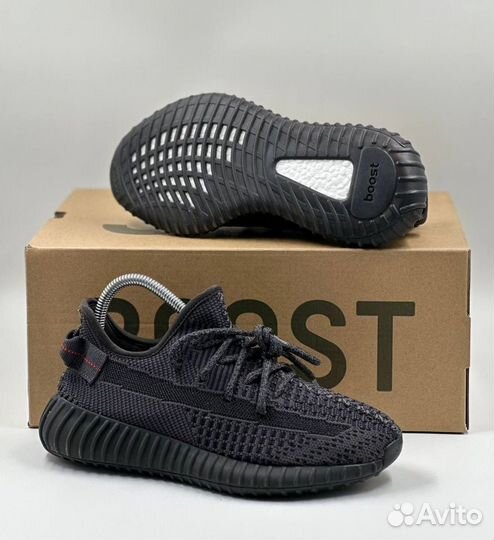 Кроссовки женские Adidas Yeezy Boost 350