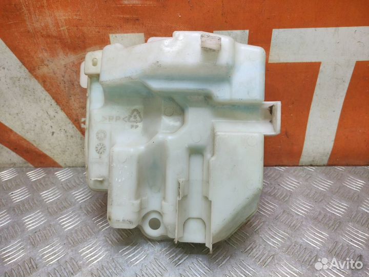 Бачок стеклоомывателя Mitsubishi Outlander 3