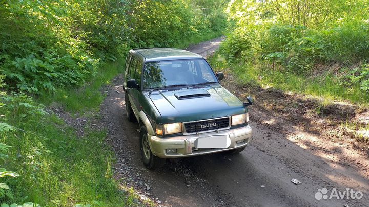 Isuzu Bighorn 3.1 AT, 1995, 250 000 км