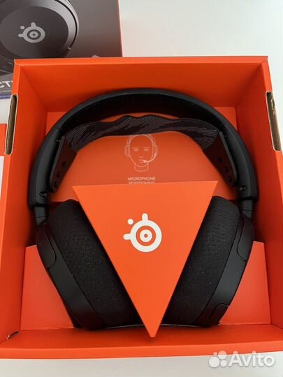 Наушники Steelseries Arctis Nova 1