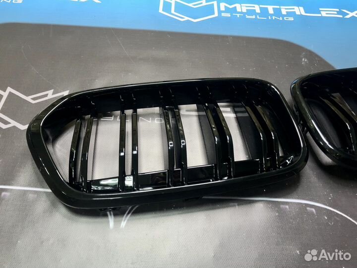 Решетка радиатора BMW F39 М стиль, глянец