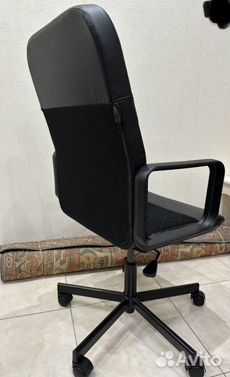 Компьютерное кресло Икеа Ренбергет IKEA Renberget